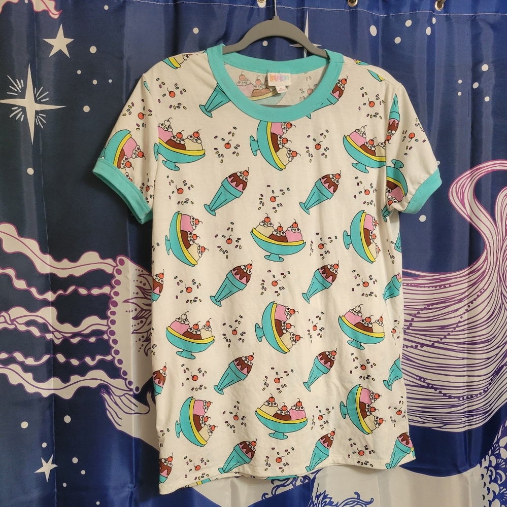 Adorable Summer Time Ice Cream Print Top! Collectible